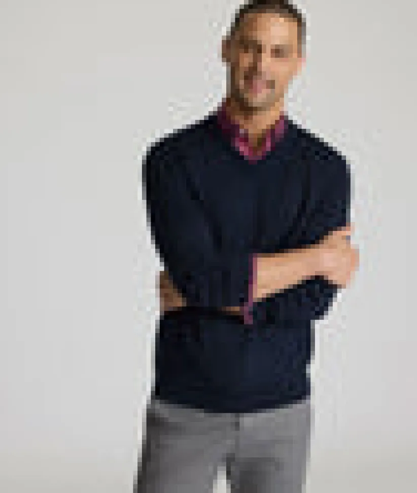merino-wool-v-neck-sweater-rKJKXUKJ-3.webp Sweaters>UNTUCKit Merino Wool V-Neck Sweater
